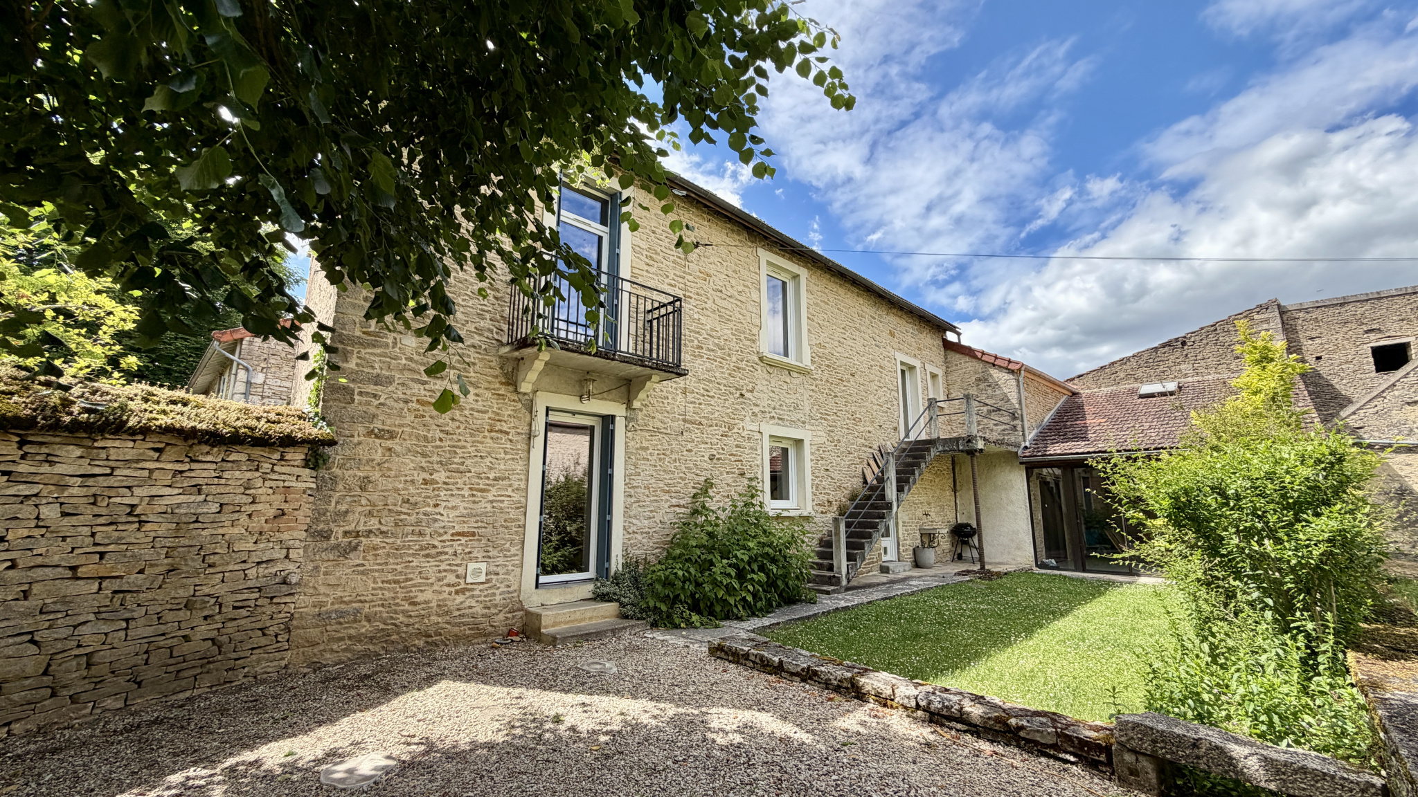 MAISON EN PIERRES RESTAUREE